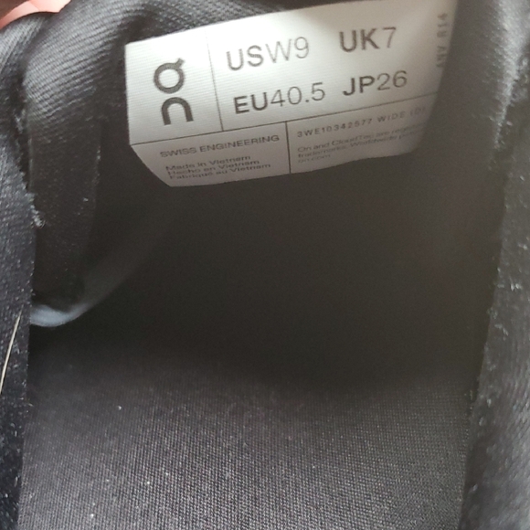 On Running Cloudrunner Womens Shoes Size 9 - Picture 11 of 11